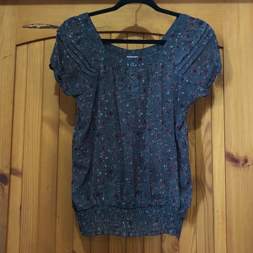Pre-Worn Mossimo Supply Co Blue Floral Short Sleeve Blouse Size Medium